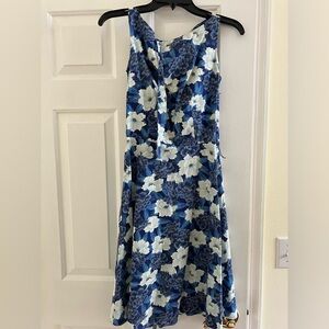 Heart of Haute Monique Dress, blue and white flower print, size small